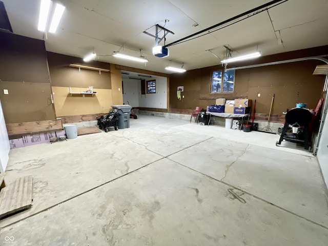 6593 N 800 W, Elwood, IN 46036 - garage featuring a garage door opener