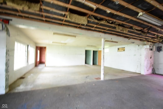10577 Dalton Rd, Hagerstown, IN 47346 - view of garage