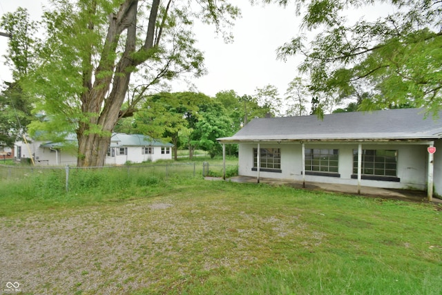 10577 Dalton Rd, Hagerstown, IN 47346 - view of yard featuring a patio area