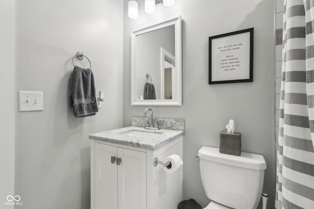923 42nd St, Indianapolis, IN 46205 - full bathroom featuring vanity and toilet