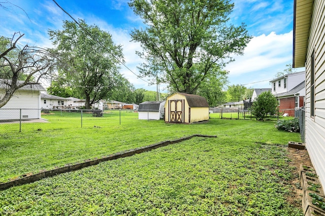 101 Heiny Rd, Indianapolis, IN 46217 - view of yard