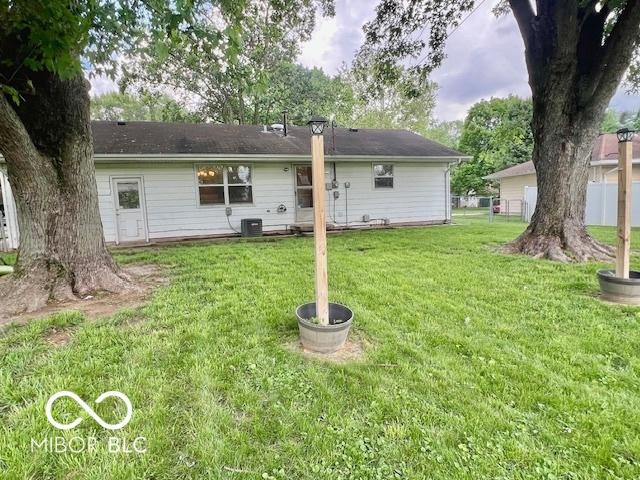 1834 Chandler Ln, Columbus, IN 47203 - view of rear view of property