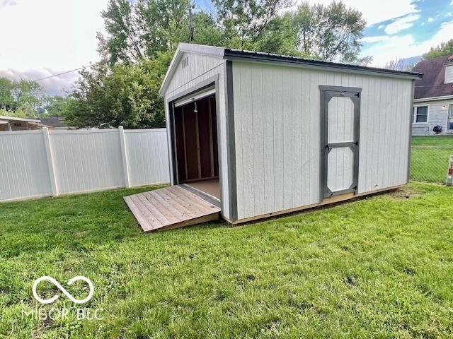 1834 Chandler Ln, Columbus, IN 47203 - view of shed