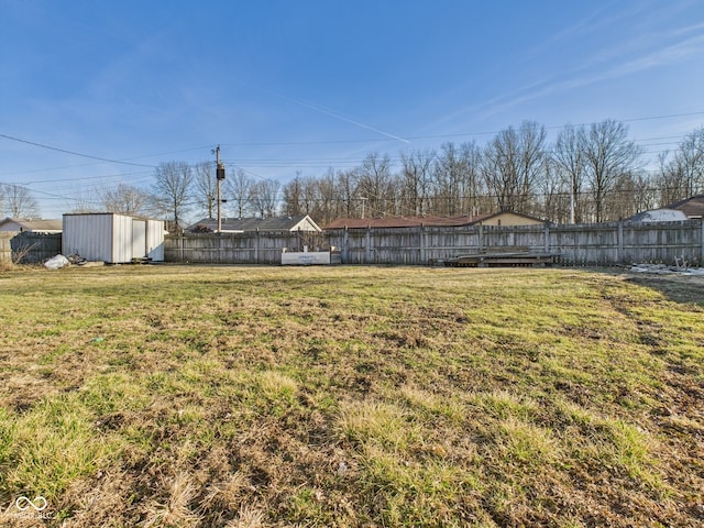 619 Belzer Dr, Anderson, IN 46011 - view of yard