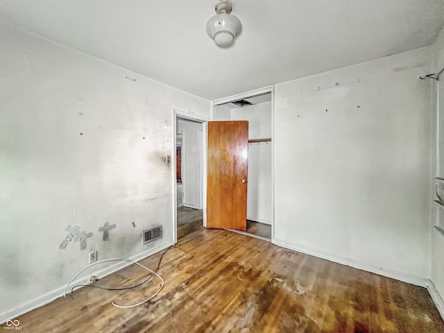 3615 N Dequincy St, Indianapolis, IN 46218 - empty room with wood finished floors