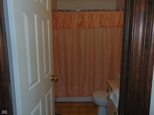 2625 S 200 E, Lebanon, IN 46052 - full bath with vanity, toilet, tile patterned floors, and curtained shower