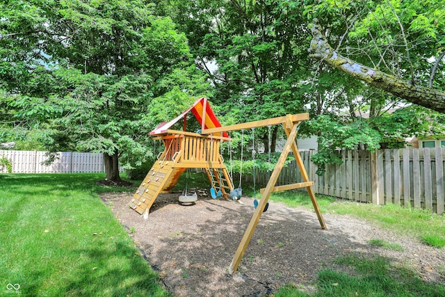 1410 Shadow Ct, Zionsville, IN 46077 - view of play area featuring a fenced backyard