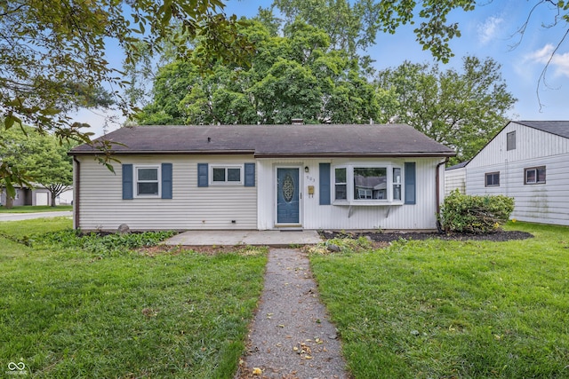 903 Sunset Dr, Lebanon, IN 46052 - view of front facade featuring a front yard