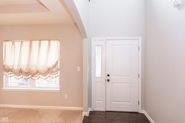 1661 Devonshire Ave, Avon, IN 46123 - entryway with baseboards