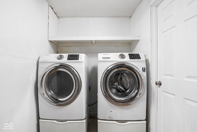 2263 Rome Dr, Indianapolis, IN 46228 - laundry area featuring separate washer and dryer