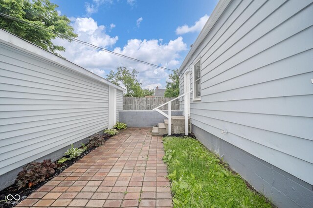 564 S Bosart Ave, Indianapolis, IN 46203 - photo 15
