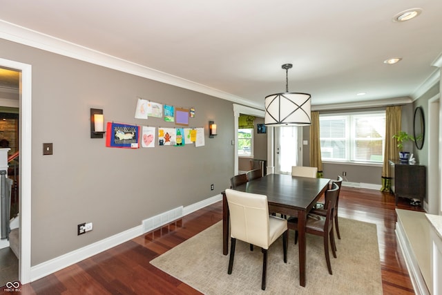 3713 Coventry Way, Carmel, IN 46033 - dining space with ornamental molding, wood finished floors, baseboards, and recessed lighting