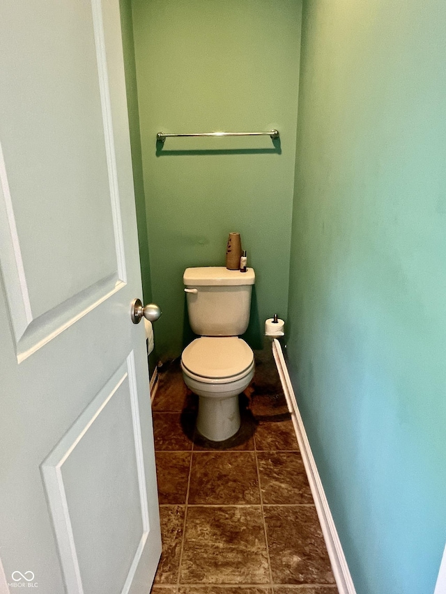 1518 Valdarno Dr, Greenwood, IN 46143 - bathroom with toilet and baseboards