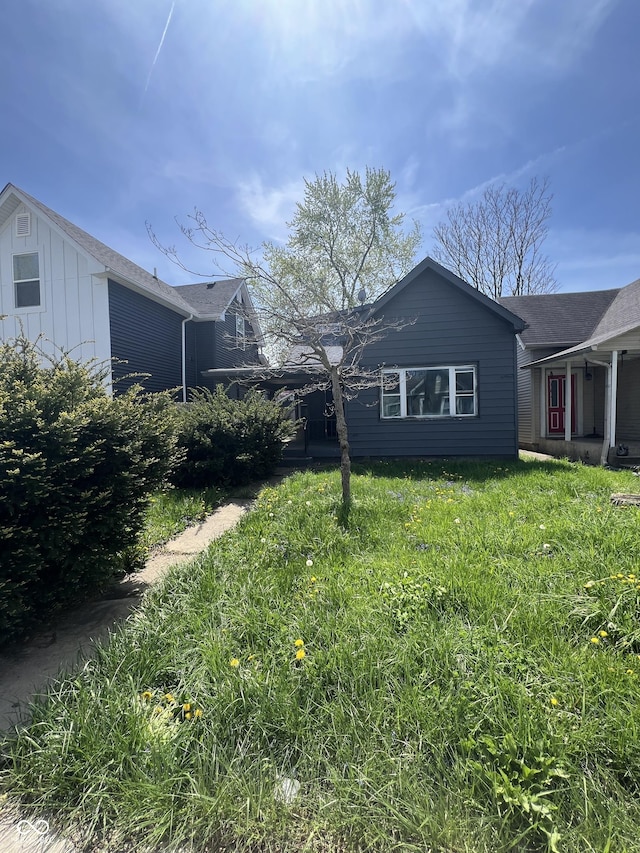 409 Parkway Ave, Indianapolis, IN 46225 - view of green lawn