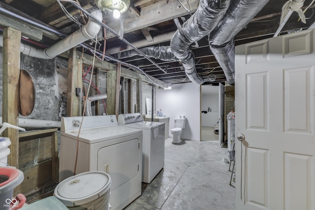952 Lasalle St, Indianapolis, IN 46201 - washroom featuring washer and clothes dryer