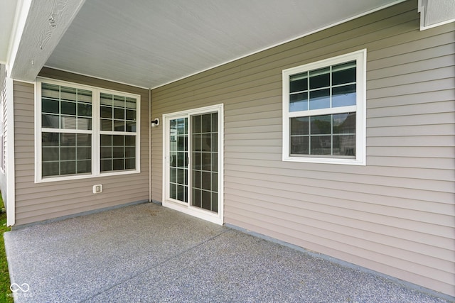 6830 Park Grove Blvd, Whitestown, IN 46075 - view of patio / terrace