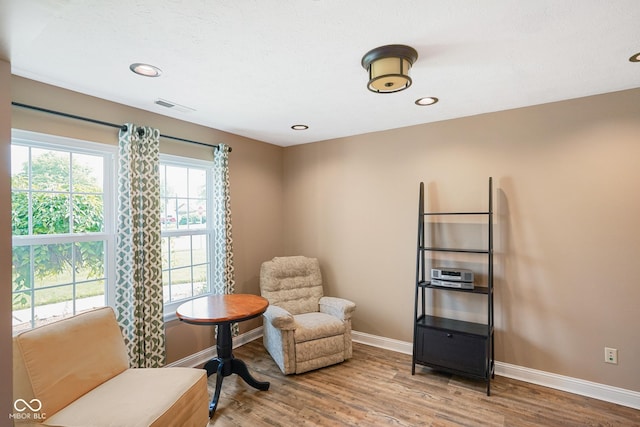 101 Meadowview Dr, Mooresville, IN 46158 - living area featuring baseboards, wood finished floors, and recessed lighting