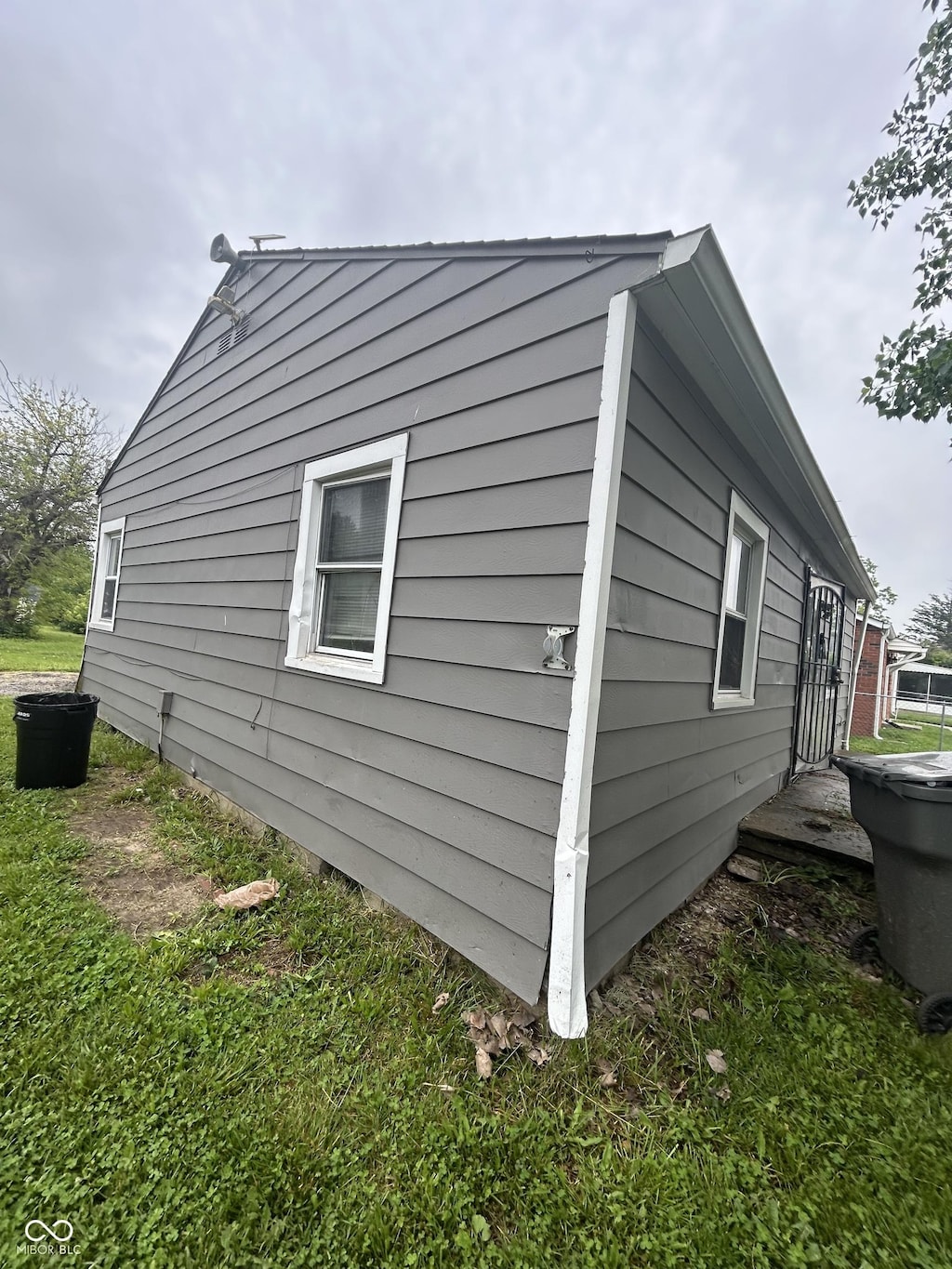 3202 N Emerson Ave, Indianapolis, IN 46218 - view of property exterior