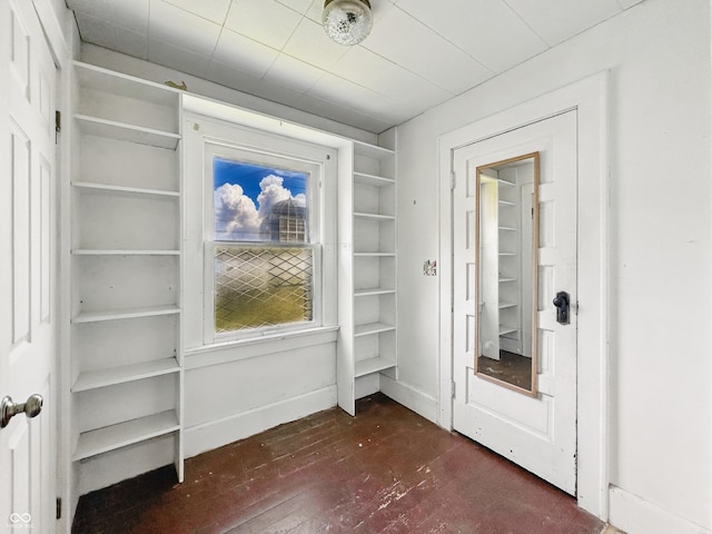 621 N Livingston Ave, Indianapolis, IN 46222 - view of closet