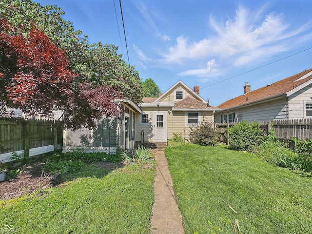 621 N Livingston Ave, Indianapolis, IN 46222 - view of rear view of house