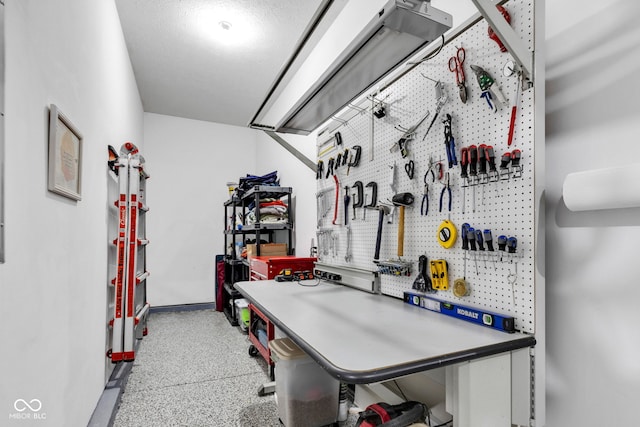 13766 Heatherfield Dr, Fishers, IN 46038 - interior space with a workshop area and baseboards