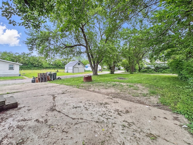 3526 E Vermont St, Indianapolis, IN 46201 - view of green lawn with an outdoor structure