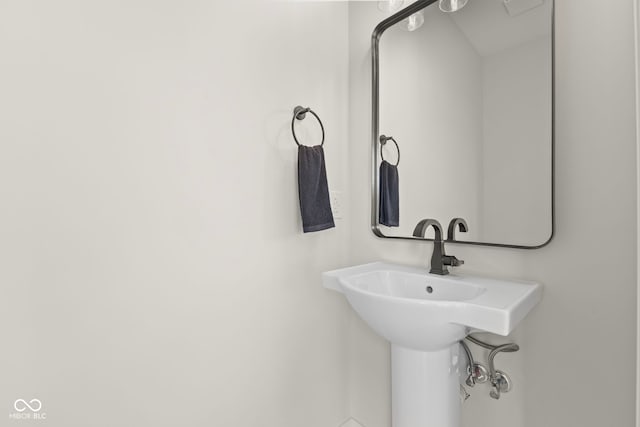 1405 Deloss St, Indianapolis, IN 46201 - view of bathroom