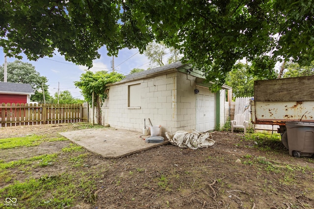 2164 E Raymond St, Indianapolis, IN 46203 - view of outbuilding featuring a garage