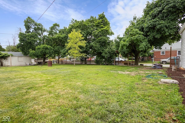 2164 E Raymond St, Indianapolis, IN 46203 - view of yard