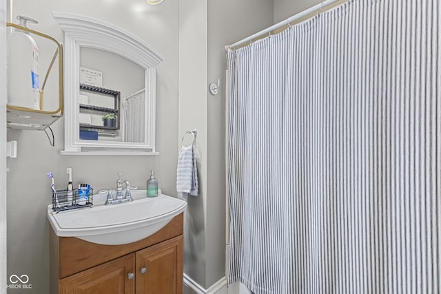 245 S Washington St, Danville, IN 46122 - full bath with vanity and curtained shower