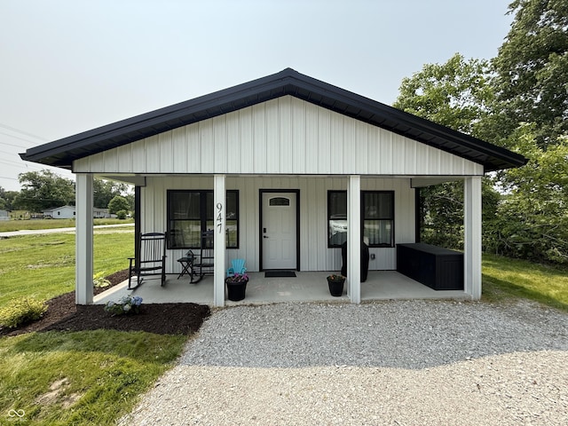 947 S Grant St, Brazil, IN 47834 - bungalow-style house featuring a porch and a front lawn