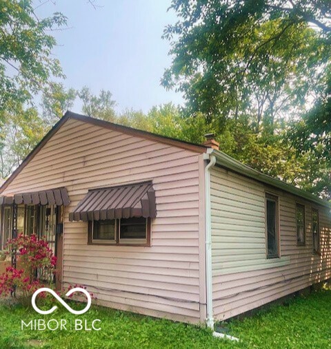 1143 Sharon Ave, Indianapolis, IN 46222 - view of side of home