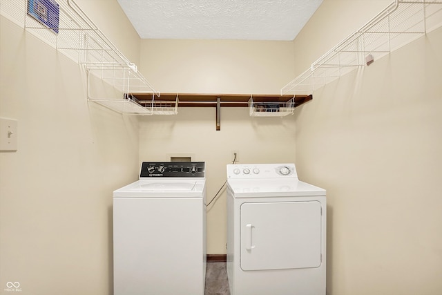 8619 Wrangler Ct, Indianapolis, IN 46217 - washroom featuring independent washer and dryer