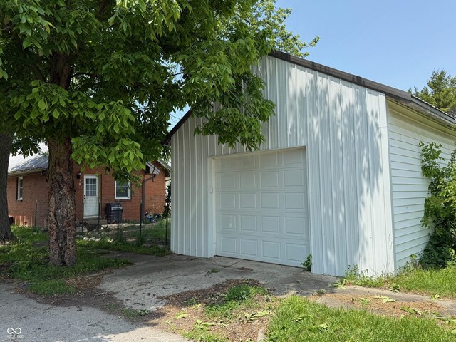 1126 S 20th St, New Castle, IN 47362 - detached garage featuring driveway