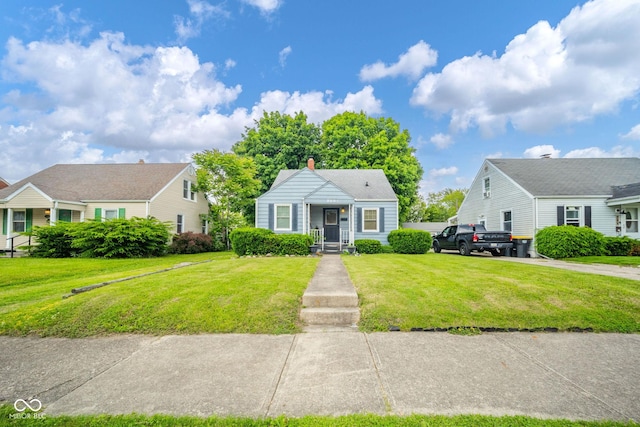 3004 Sheridan St, Anderson, IN 46016 - bungalow-style home featuring a front yard