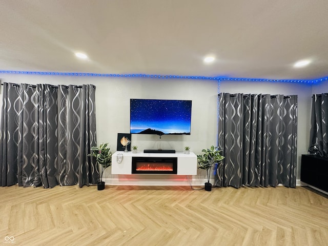 38 Hendricks Pl, Indianapolis, IN 46201 - living area featuring recessed lighting and a glass covered fireplace