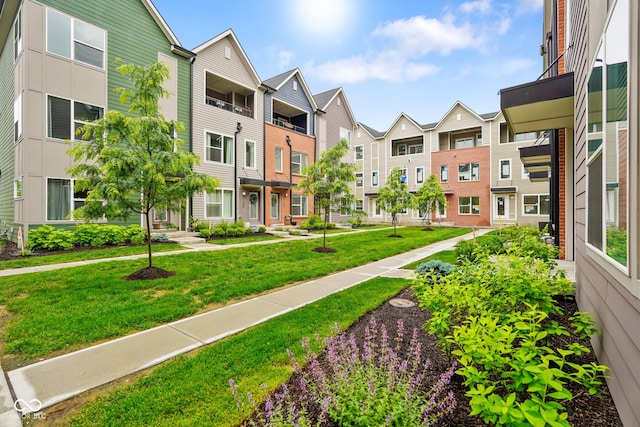 2125 Coretta Way, Indianapolis, IN 46202 - view of property's community featuring a residential view and a yard