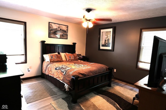 5654 Paradise Dr, Martinsville, IN 46151 - bedroom with wood finished floors and baseboards