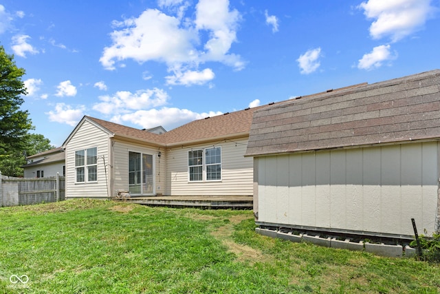 10693 Newgate Ln, Indianapolis, IN 46231 - back of property featuring roof with shingles