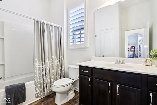 1521 Avondale Dr, Westfield, IN 46074 - full bath with vanity, wood finished floors, toilet, and shower / bath combo with shower curtain
