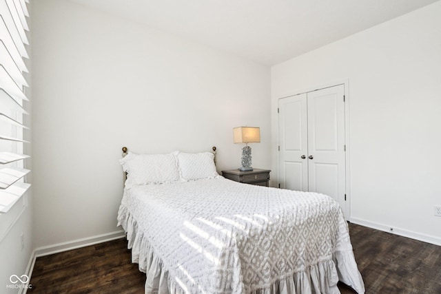 1521 Avondale Dr, Westfield, IN 46074 - bedroom featuring wood finished floors, baseboards, and a closet