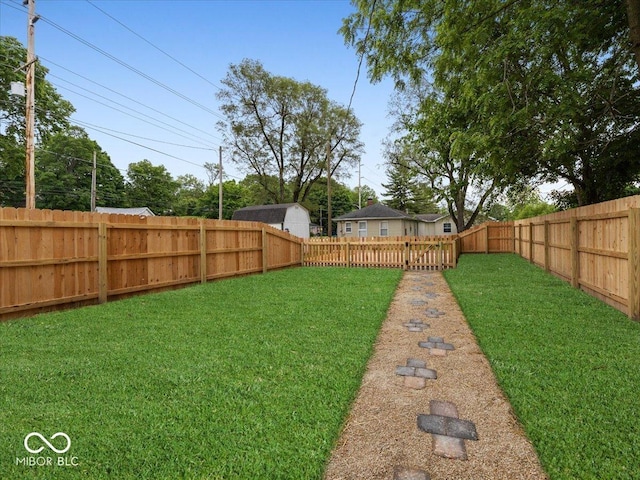 31 Mckenzie St, Shelbyville, IN 46176 - view of yard