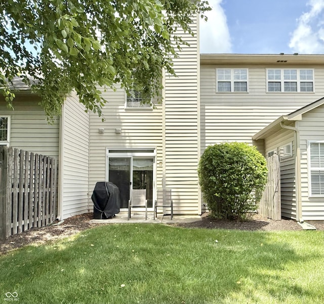 7042 Gavin Dr, Indianapolis, IN 46217 - rear view of house