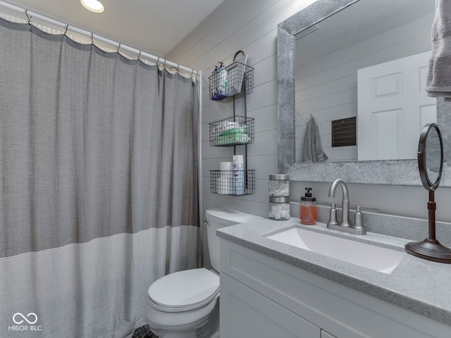 730 N Forsythe St, Franklin, IN 46131 - full bathroom featuring toilet, vanity, and a shower with shower curtain