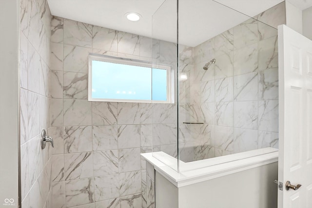 6762 Brentwood Ct, Brownsburg, IN 46112 - bathroom featuring walk in shower and recessed lighting