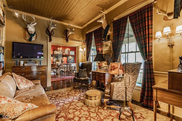 224 N Pennsylvania St, Greenfield, IN 46140 - sitting room featuring crown molding