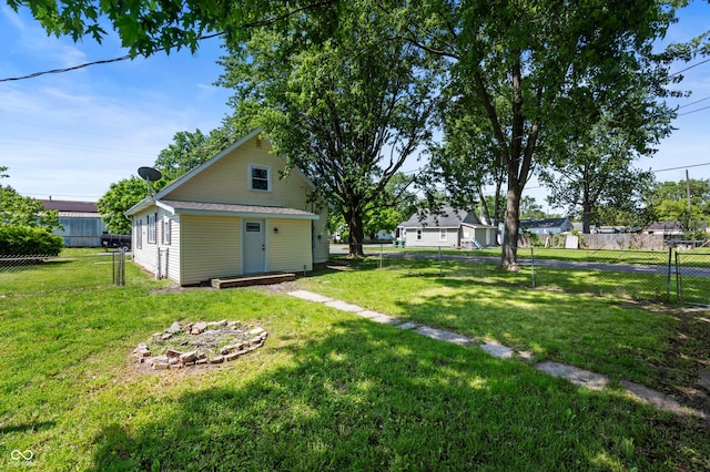 2602 State St, New Castle, IN 47362 - view of yard