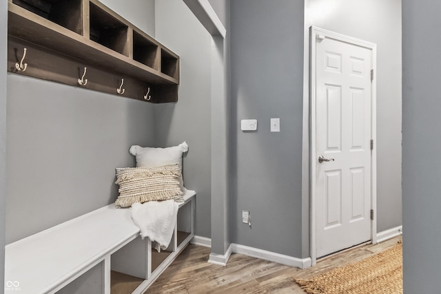 8663 N Commonview Dr, Mccordsville, IN 46055 - mudroom with light wood-type flooring and baseboards