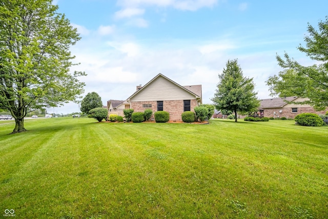 1105 Sarah Ct, Greenwood, IN 46142 - view of grassy yard