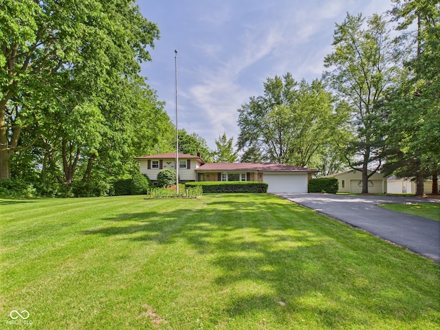 4733 E 100 S, Anderson, IN 46017 - split level home featuring driveway and a front yard